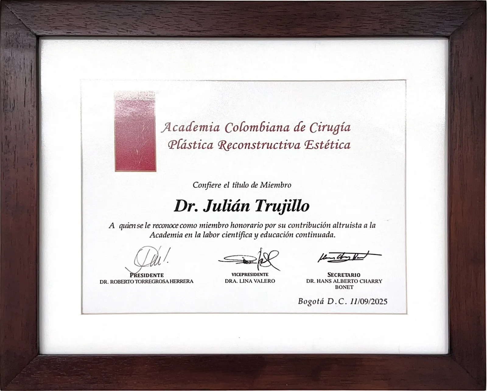Miembro — Academia Colombiana de Cirugía Plástica