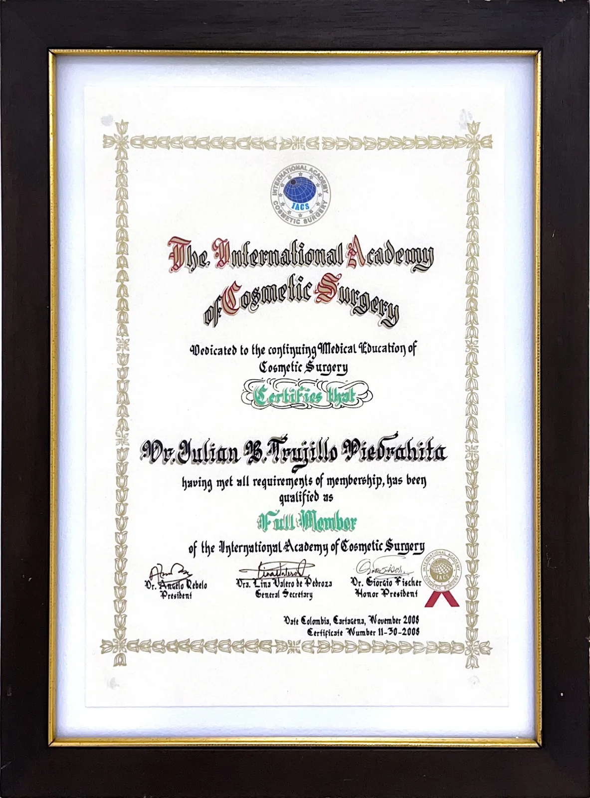 Full Member — Academia Internacional de Cirugía Cosmética